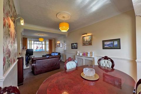 44 Blakeley Avenue, Wolverhampton, WV6 9HS
