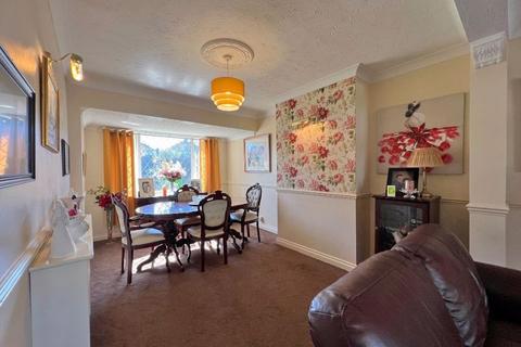 44 Blakeley Avenue, Wolverhampton, WV6 9HS