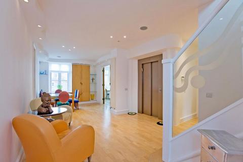 5 bedroom apartment for sale, Fitzjohns Avenue, Belsize Park, NW3