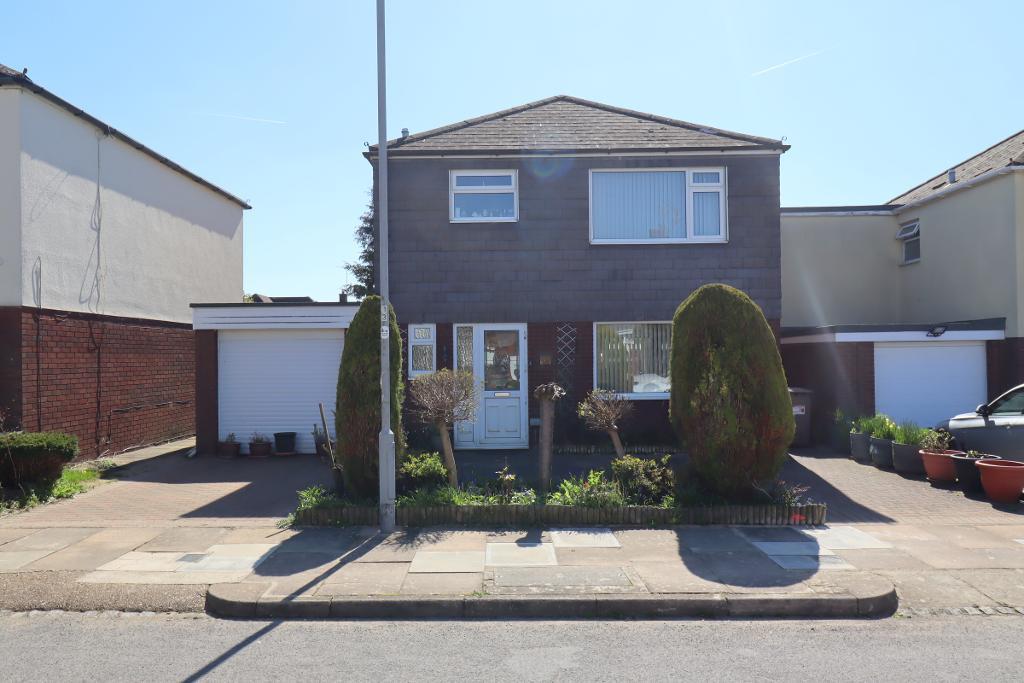 Sherborne Avenue, Luton... 3 bed detached house £400,000