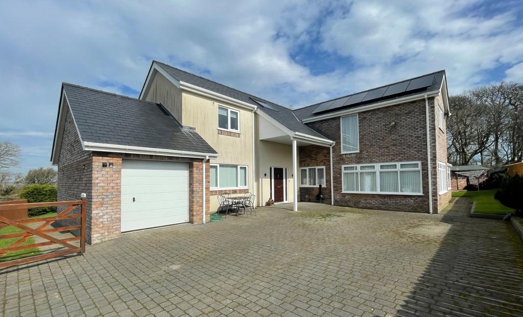 Llangristiolus, Isle of Anglesey, LL62 4 bed detached house