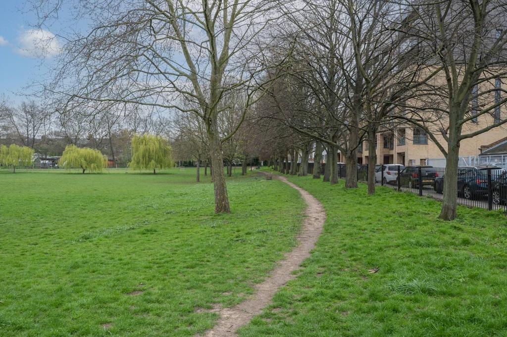 Mackenzie Road, Islington, London, N7 2 bed terraced house - £750,000