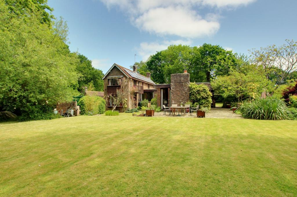 North End, Eastern Road, Wivelsfield Green, East Sussex RH17 7QH 5 bed