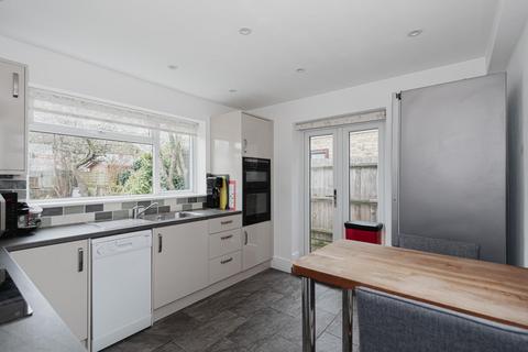 88 Longfellow Road, Worcester Park, KT4 8BE