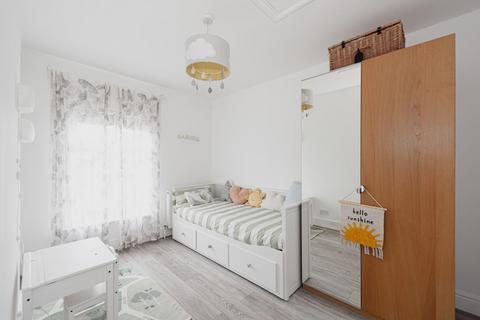88 Longfellow Road, Worcester Park, KT4 8BE