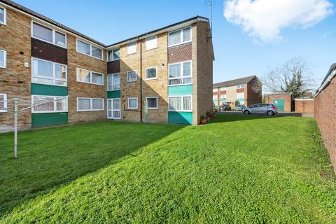 91 Shepherds Close, Romford, RM6 5AH