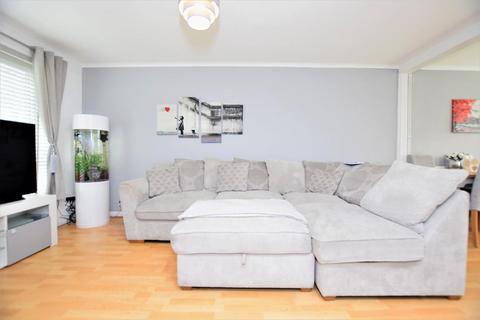 91 Shepherds Close, Romford, RM6 5AH