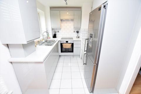 91 Shepherds Close, Romford, RM6 5AH