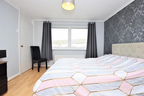 91 Shepherds Close, Romford, RM6 5AH