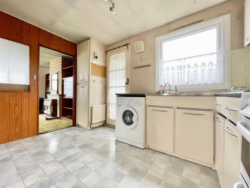 Rye Lane, Dunton Green, Sevenoaks 2 bed park home for sale £125,000