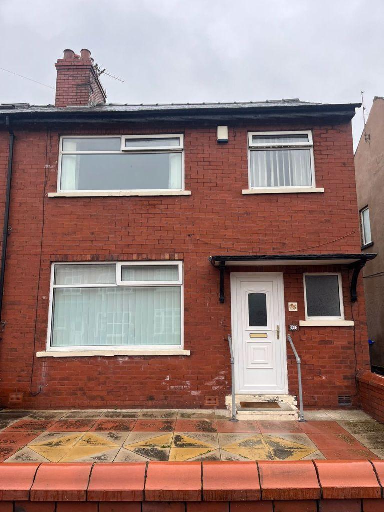 Sherbourne Road, Blackpool, Lancashire 3 bed semidetached house £725
