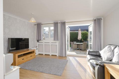 10 Binfield Road, Byfleet, West Byfleet, KT14 7PN