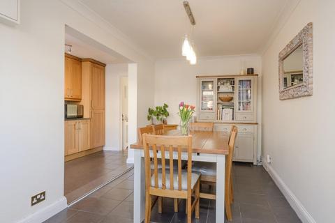 10 Binfield Road, Byfleet, West Byfleet, KT14 7PN