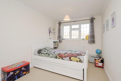 10 Binfield Road, Byfleet, West Byfleet, KT14 7PN