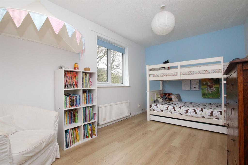 Bedroom 2.JPG