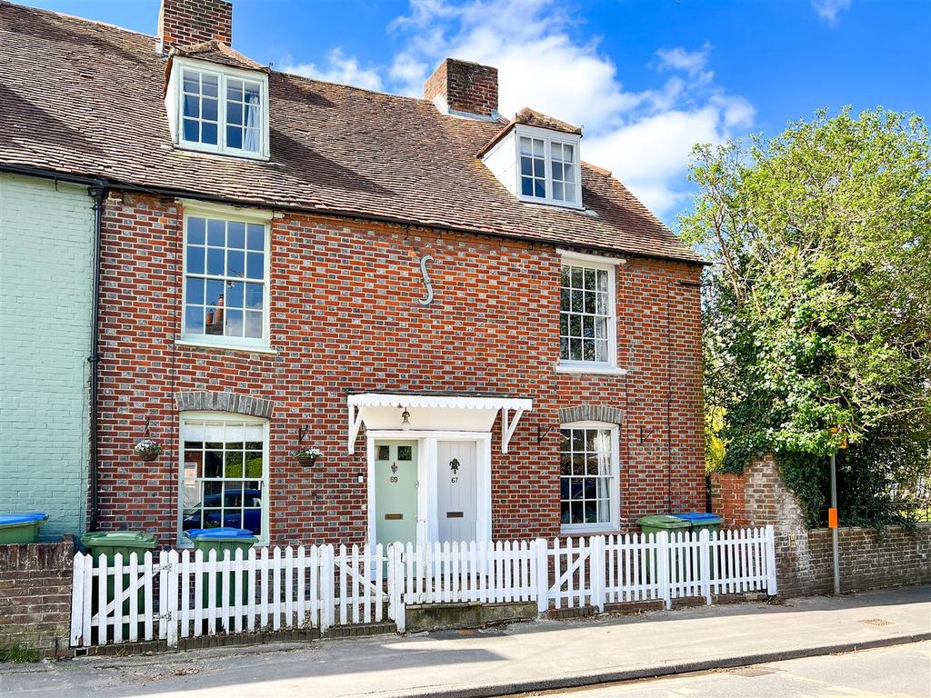 Castle Street, Portchester 4 bed end of terrace house for sale £375,000