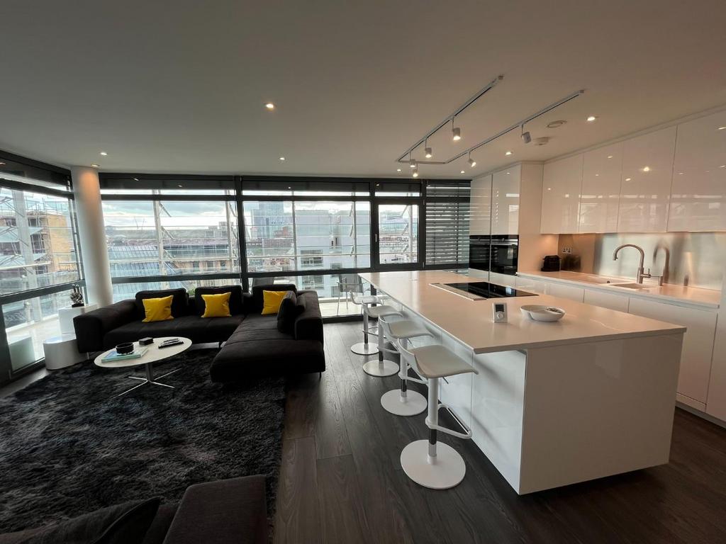 No.1 Deansgate, Manchester 2 bed flat to rent £4,900 pcm (£1,131 pw)
