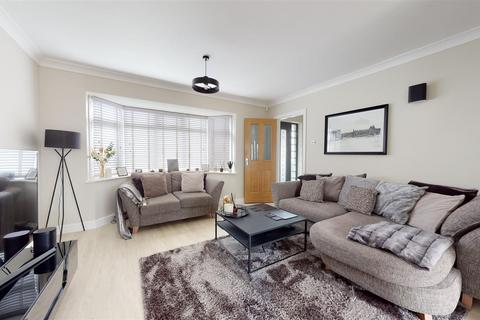 18 Cambria Crescent, Gravesend, DA12 4NH