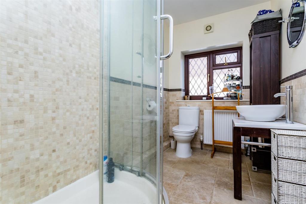 En-suite Shower Room/WC