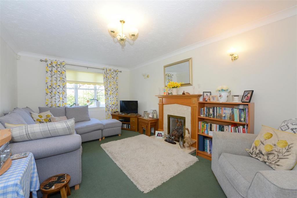 Oadby Way, Redwood Park, Shrewsbury 4 bed detached house for sale £