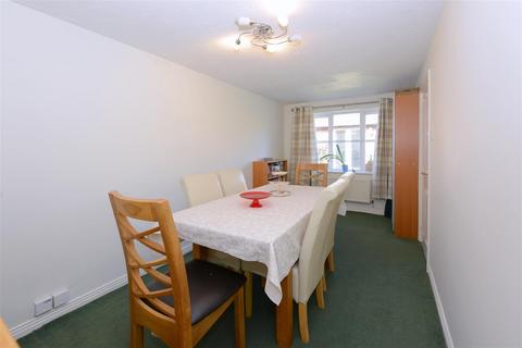 4 bedroom detached house for sale, Oadby Way, Redwood Park, Shrewsbury