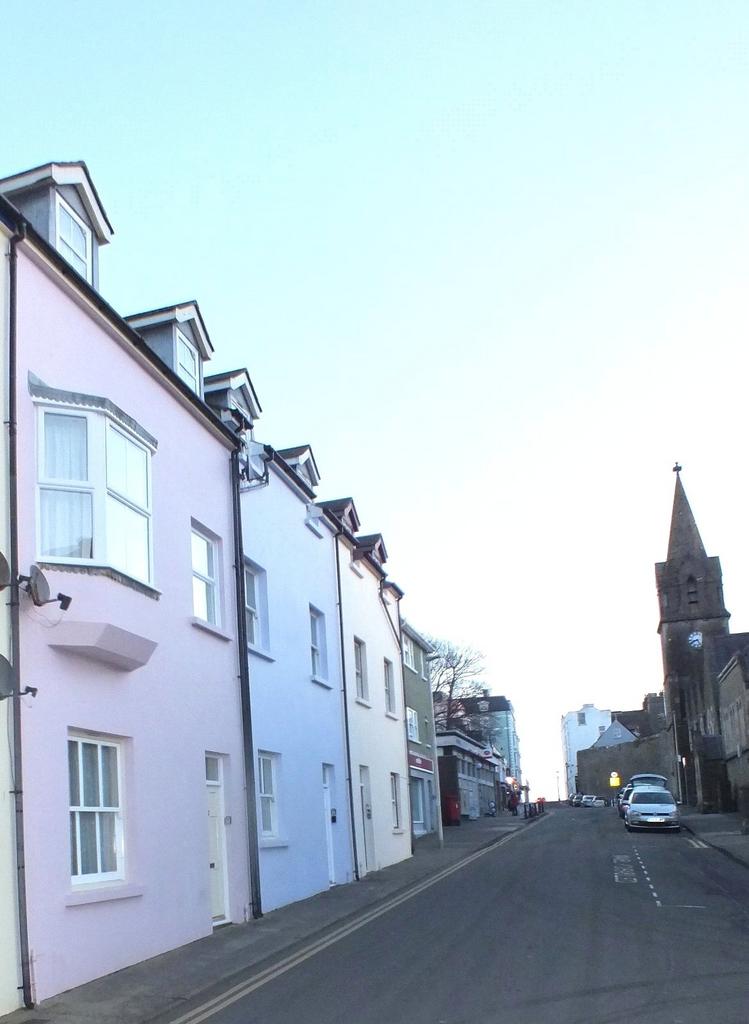 Warren Street, Tenby, Pembrokeshire... 3 bed flat £259,950