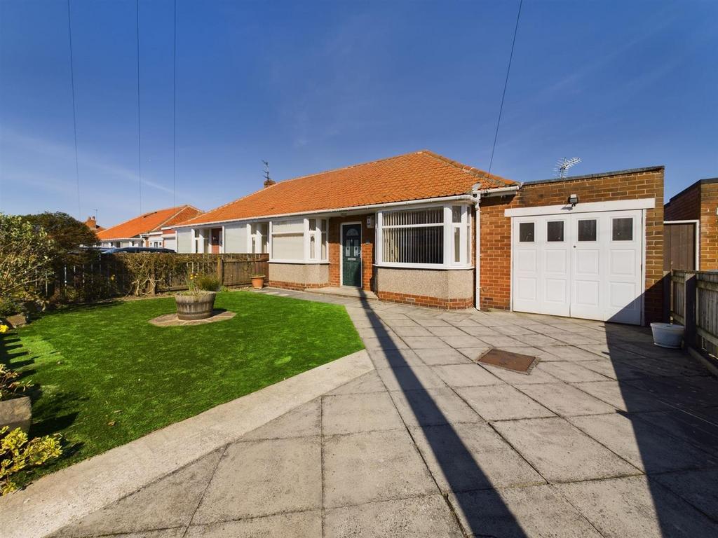Cresswell Avenue, Seaton Sluice, 2 bed semidetached bungalow £315,000