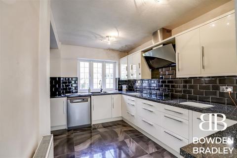 52 Tudor Crescent, Hainault, Ilford, IG6 2RP
