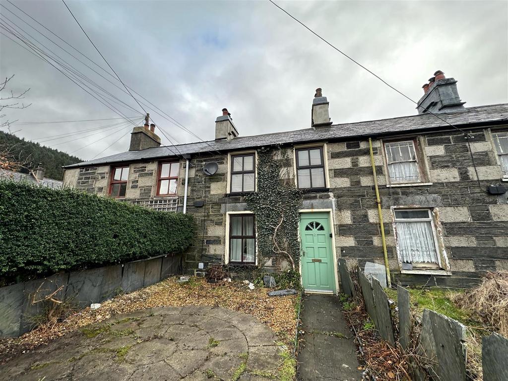 Cwm Penmachno 3 bed cottage for sale £130,000