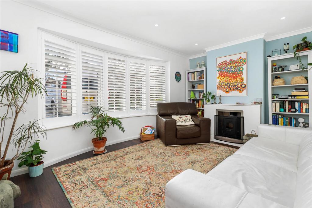 Danum Close, Hailsham 3 bed semidetached house for sale £300,000