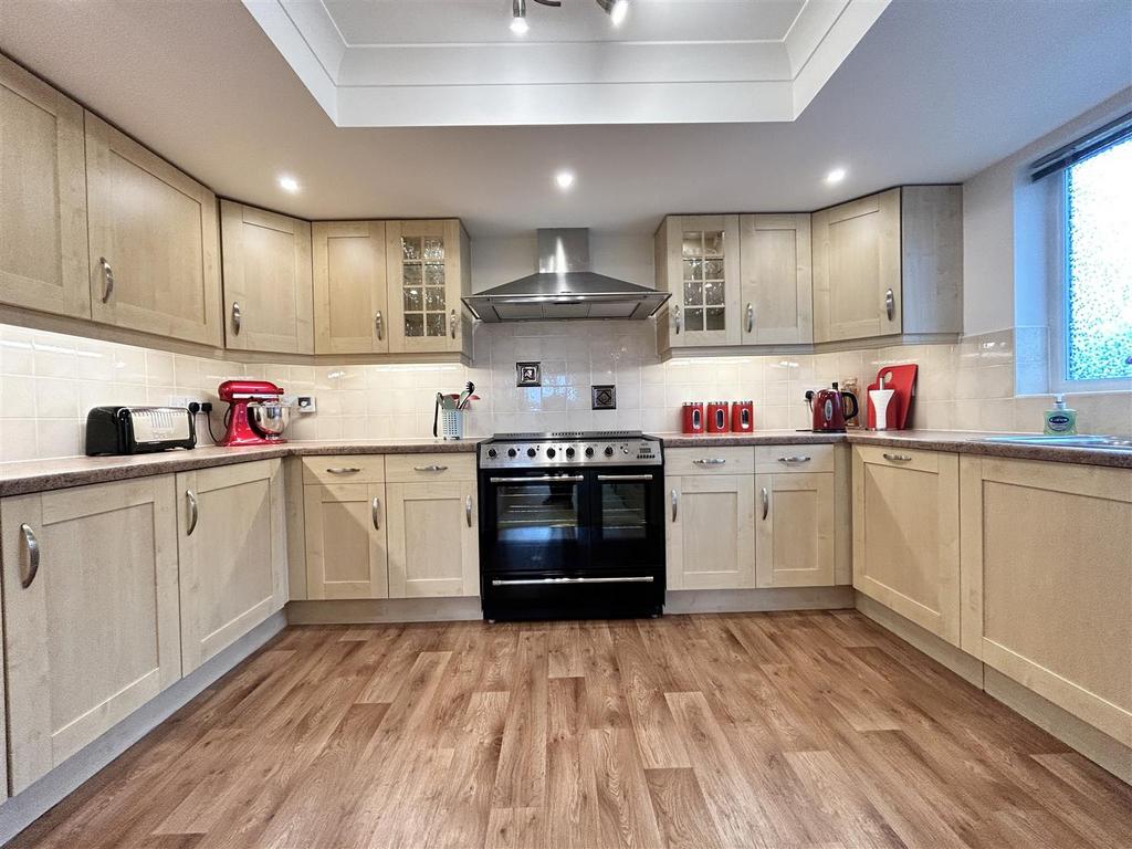 Fitted kitchen