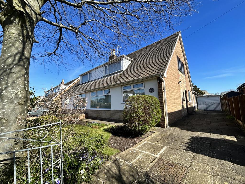 Bredon Close, Lytham 3 bed semidetached house £269,950