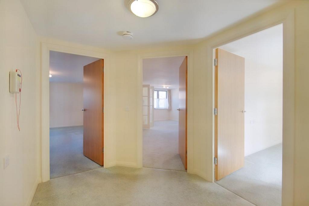 8542442-interior03 (Medium).JPG