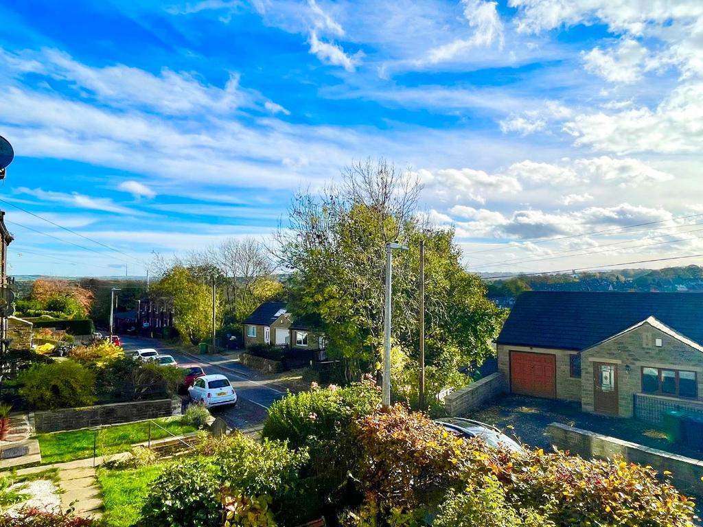 Halifax Old Road, Birkby, Huddersfield 6 bed semidetached house for
