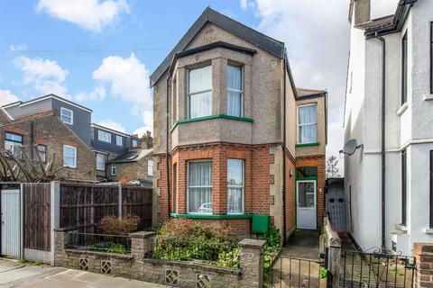 3 Mosslea Road, Bromley, BR2 9PS
