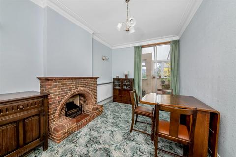 3 Mosslea Road, Bromley, BR2 9PS