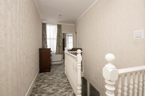 3 Mosslea Road, Bromley, BR2 9PS