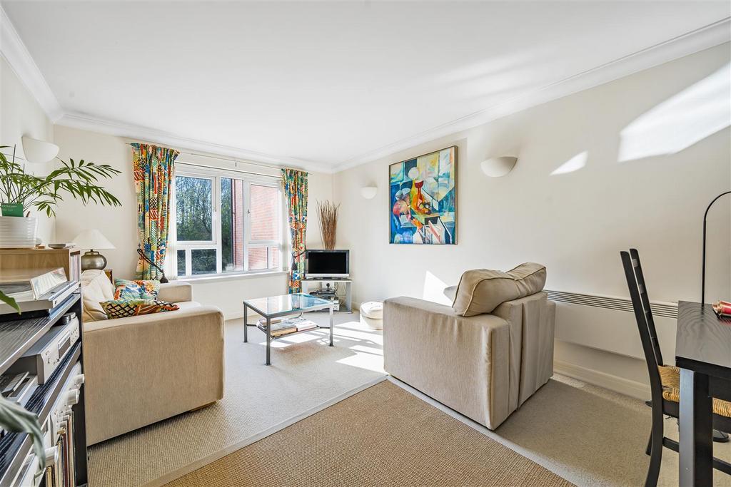 Denmark Road, Carshalton 2 bed flat £350,000