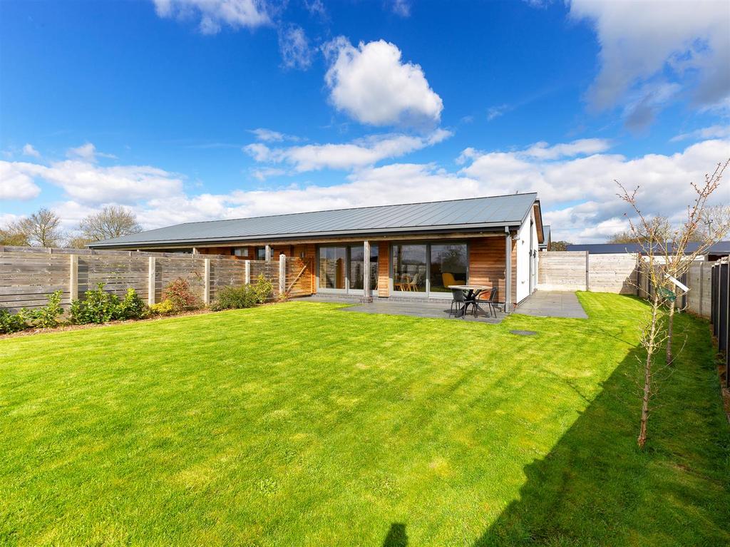 Elson, Ellesmere. 2 bed barn conversion £395,000