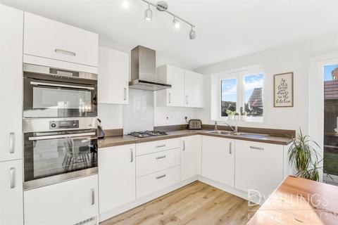3 bedroom detached house for sale - Willow Street, Burton-On-Trent