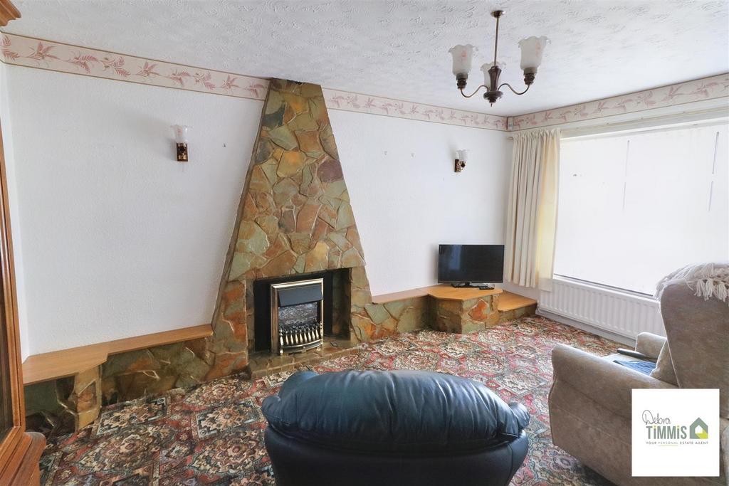 Cheltenham Grove, Birches Head, StokeOnTrent 3 bed semidetached