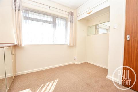 14 Conrad Road, Lowestoft, NR33 8QB