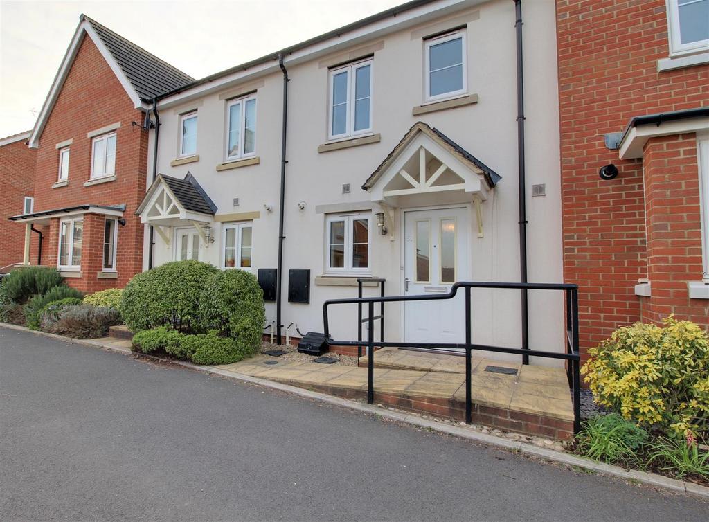 Drovers Way, Newent, GL18 2 bed terraced house £795 pcm (£183 pw)