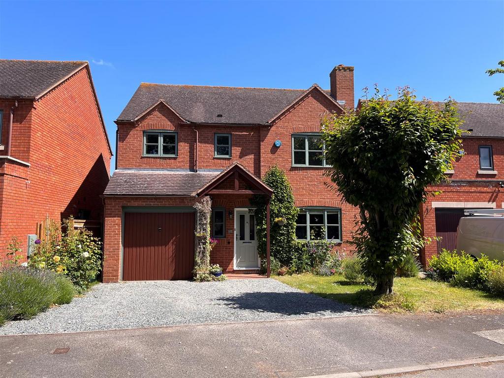 Constance Harris Close, Wellesbourne, Warwick 4 bed detached house for