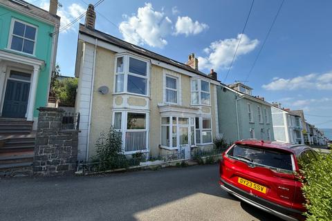 Preswylfa Gomer Crescent, New Quay, SA45 9NL