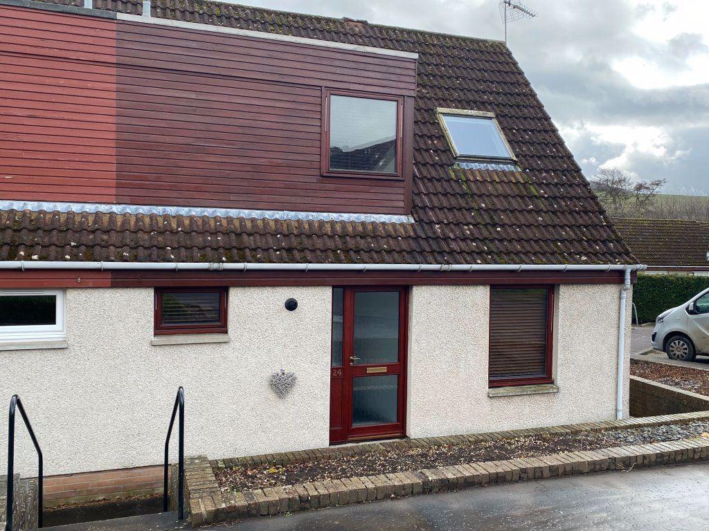 Lorraine Drive, Cupar 2 bed semidetached house £850 pcm (£196 pw)