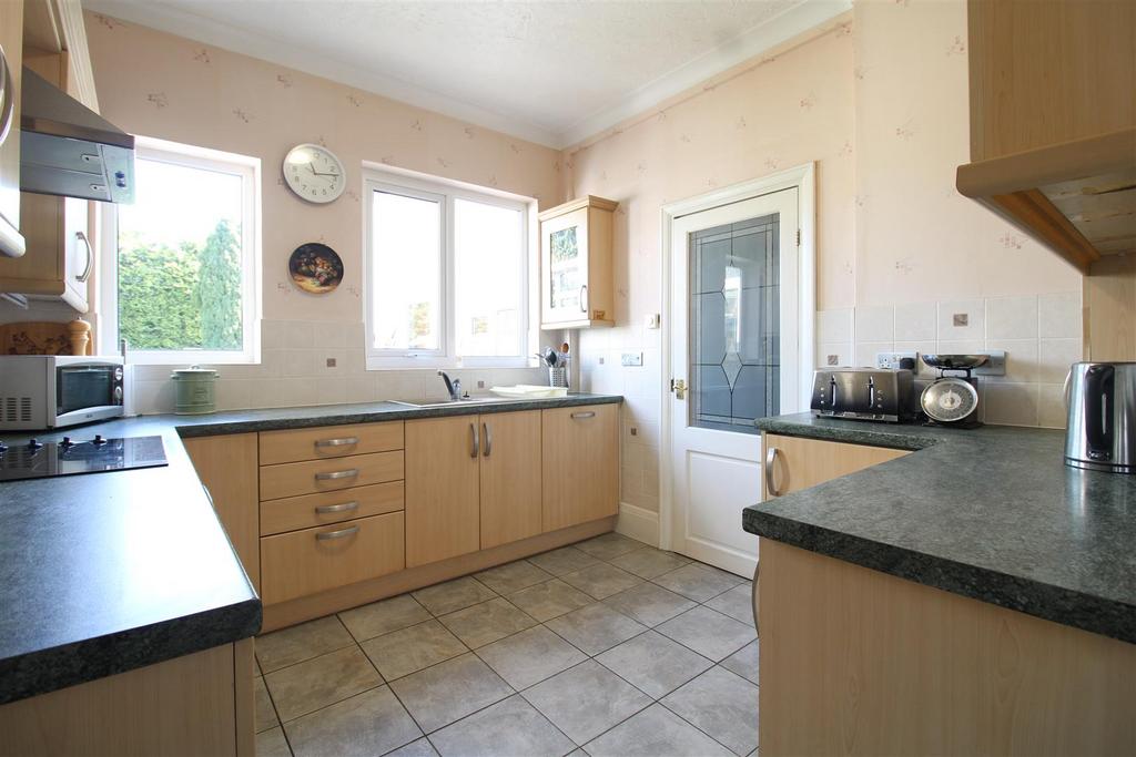 Hagley Road, Stourbridge 3 bed detached house for sale £510,000