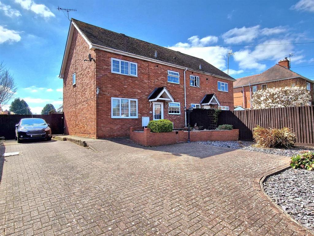 The Tythings, Newent 3 bed semidetached house for sale £299,950