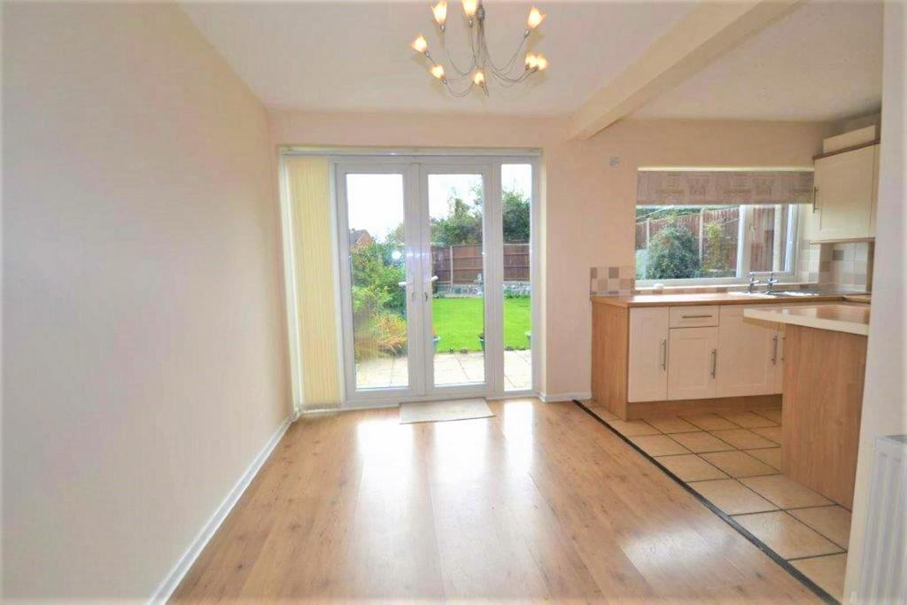 Dining room .jpg