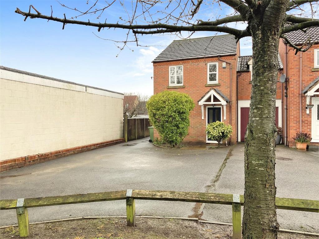 Cannon Close, Newark 3 bed end of terrace house for sale £195,000